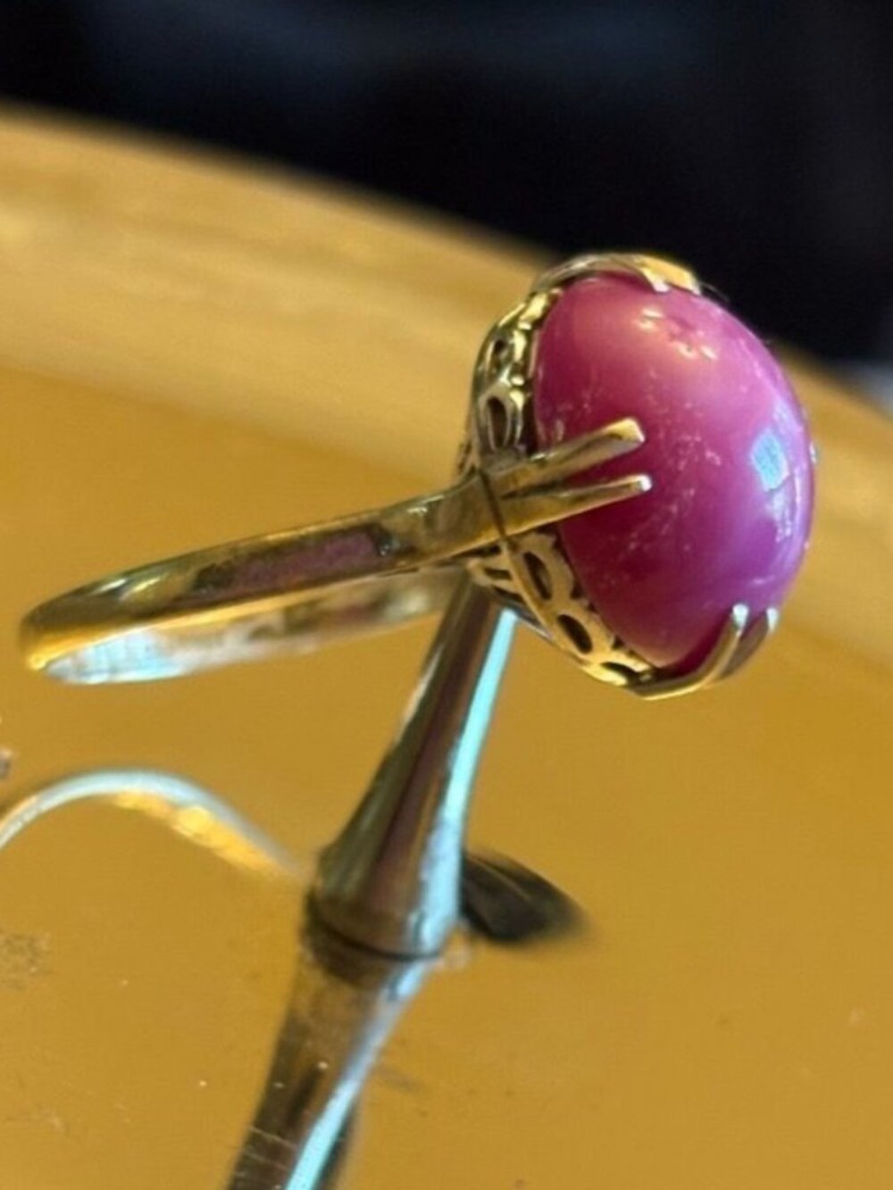 Vintage 14K White Gold Fuchsia Pink Star Ruby Cabochon Statement Ring
